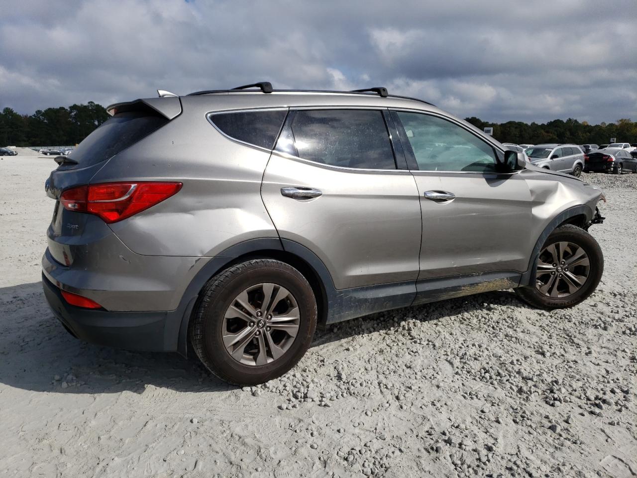 2015 Hyundai Santa Fe - Image 3