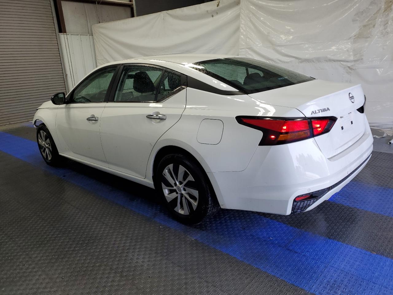 2024 Nissan Altima - Image 2