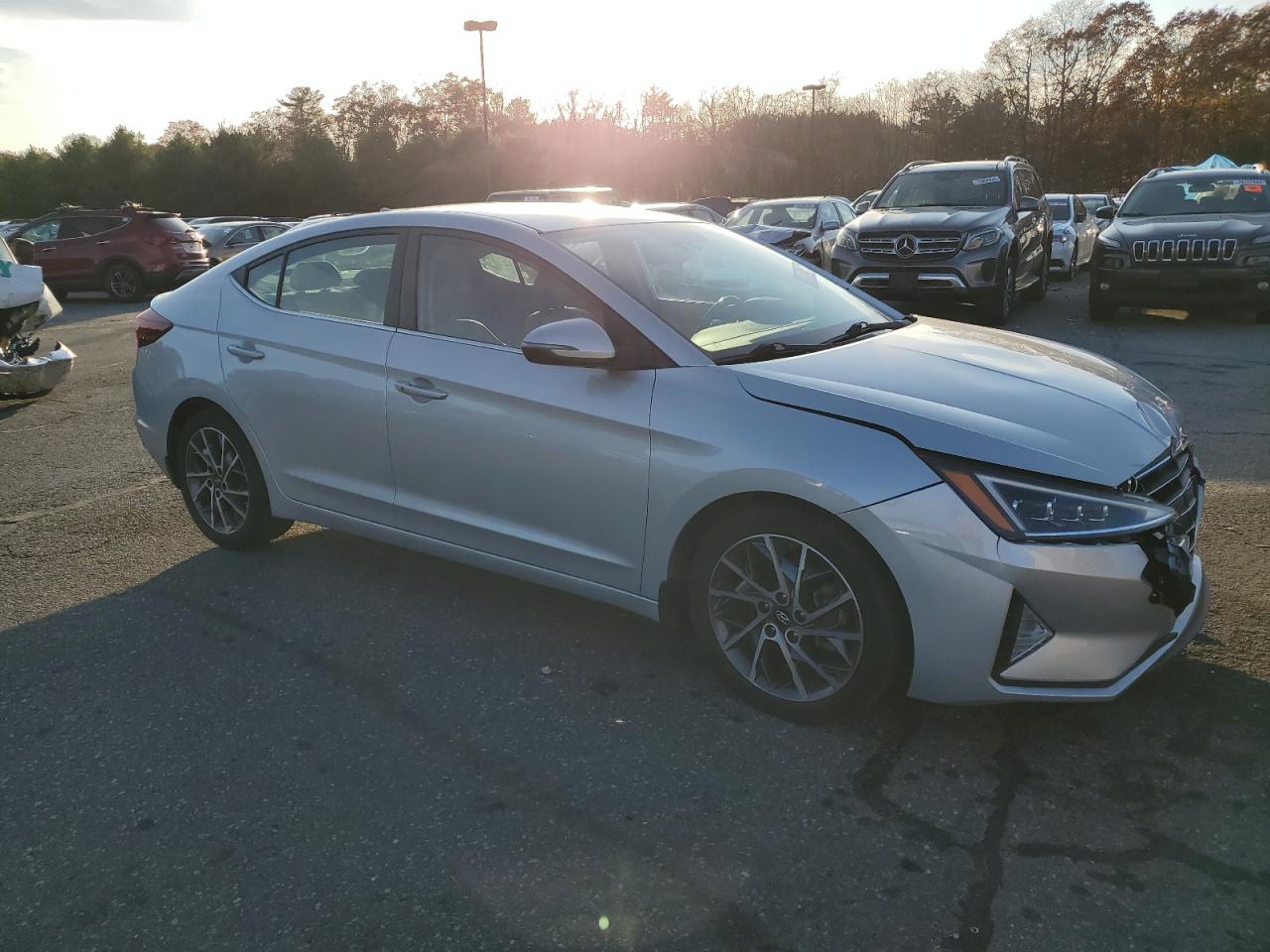 VIN 5NPD84LF3KH496791 2019 HYUNDAI ELANTRA no.4