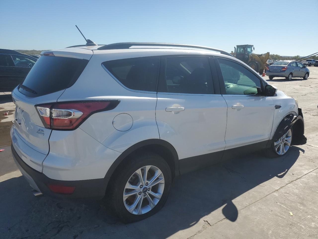 VIN 1FMCU0HD3JUA09256 2018 FORD ESCAPE no.3