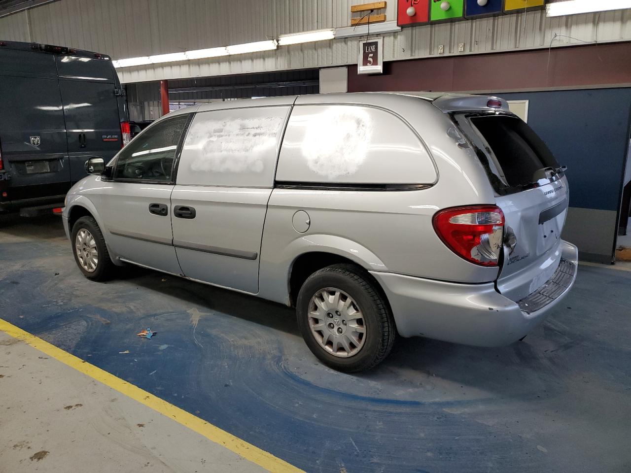2006 Dodge Caravan - Image 2