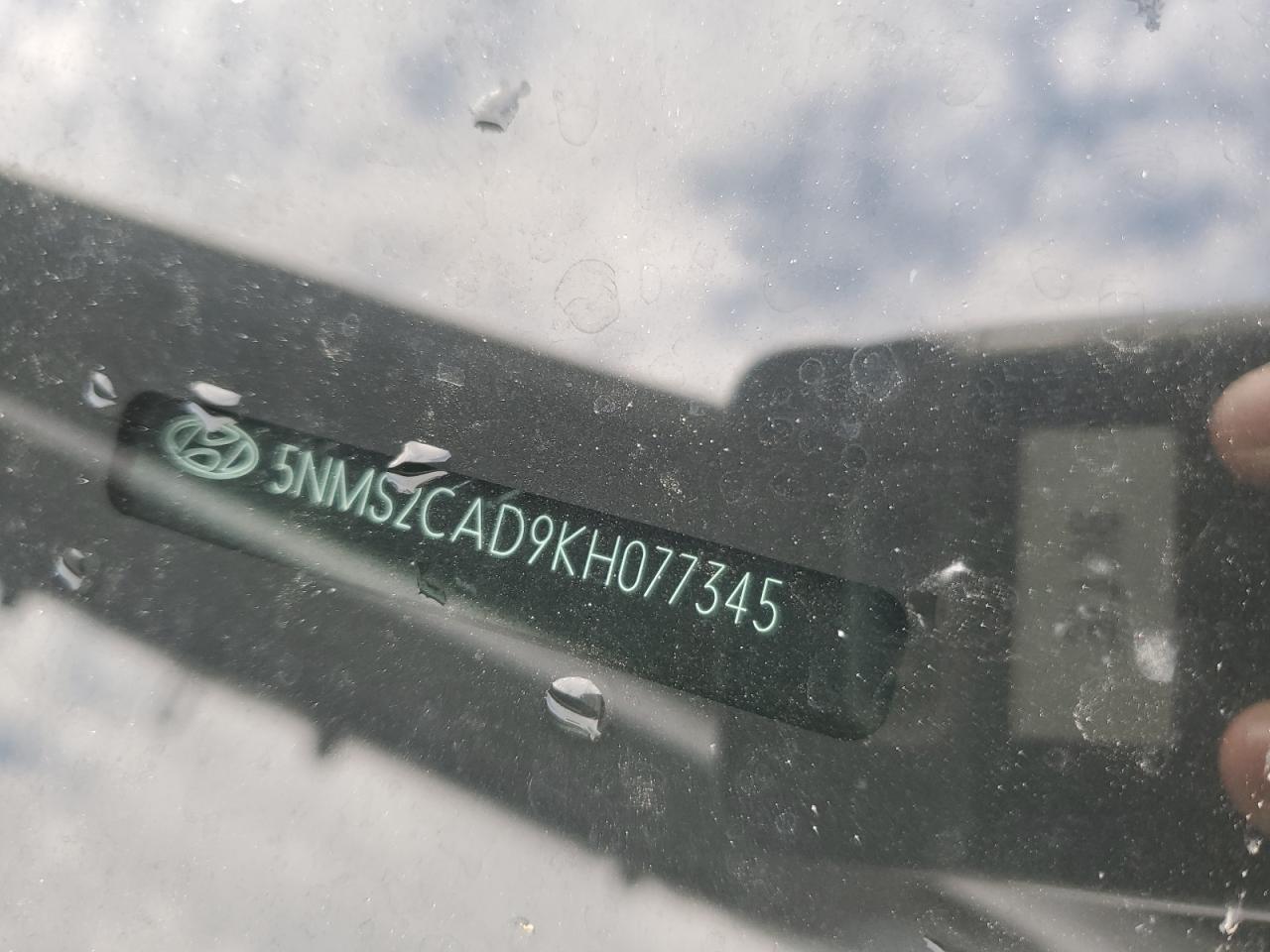 2019 Hyundai Santa Fe - Image 13