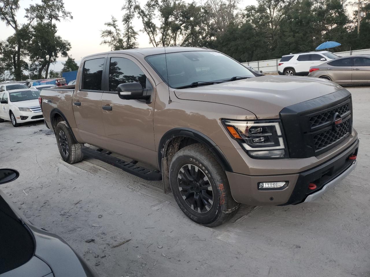 2021 Nissan Titan - Image 4