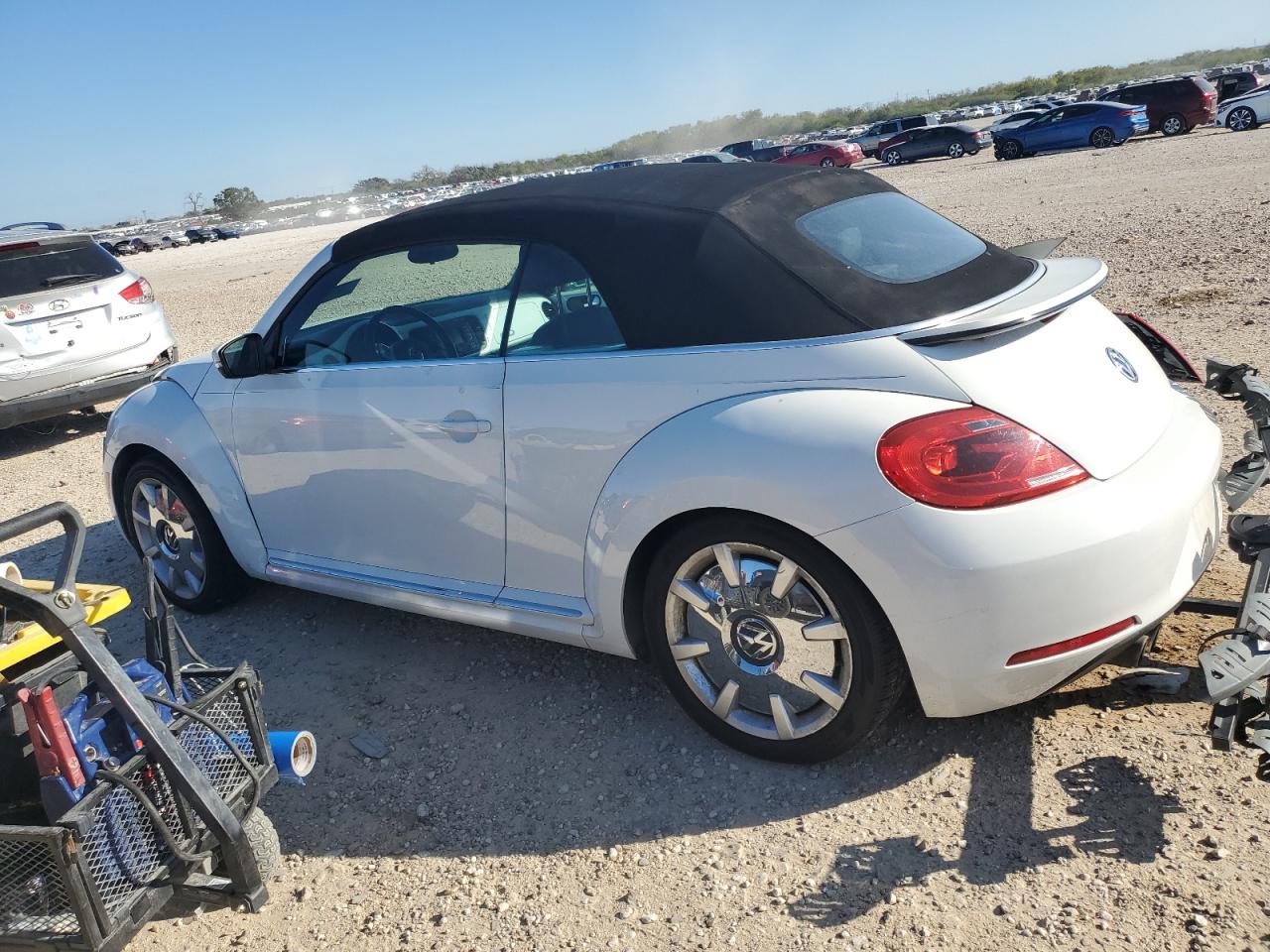 VIN 3VW5X7AT7DM811040 2013 VOLKSWAGEN BEETLE no.2