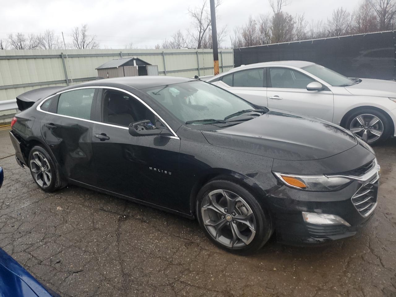 2023 Chevrolet Malibu - Image 4