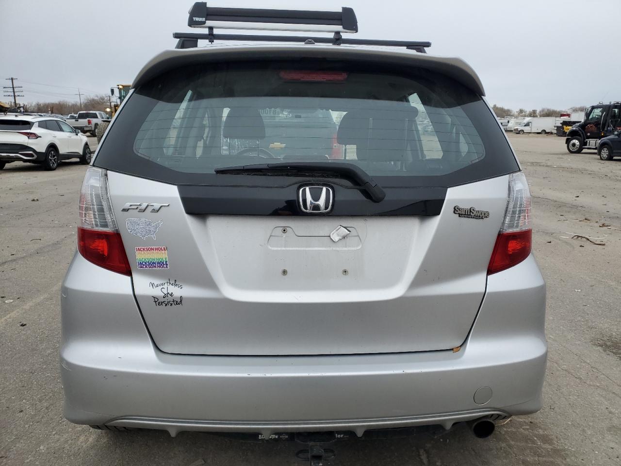 2011 Honda Fit - Image 6