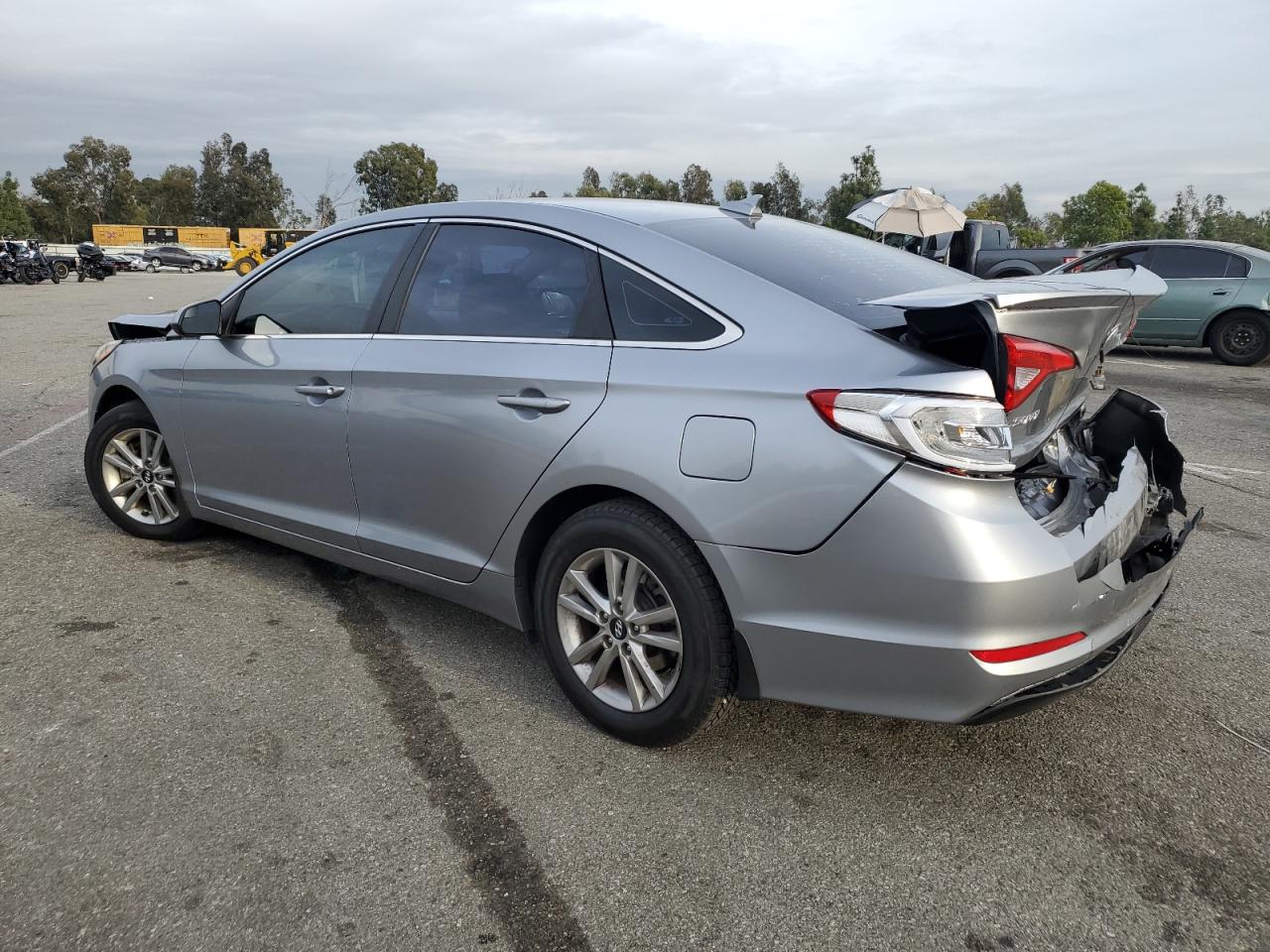 2017 Hyundai Sonata - Image 2