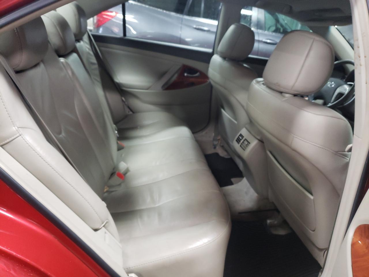 2011 Toyota Camry - Image 10