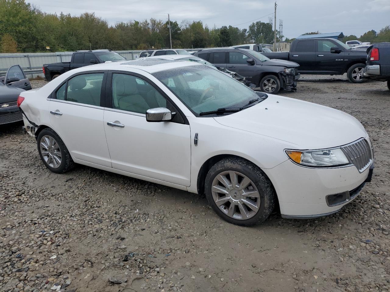 2011 Lincoln MKZ - Image 4