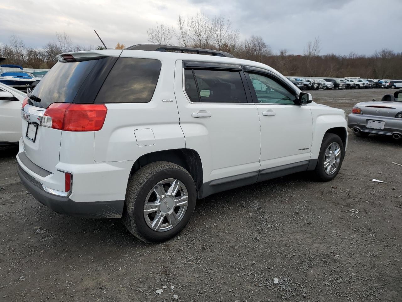 2016 GMC Terrain - Image 3