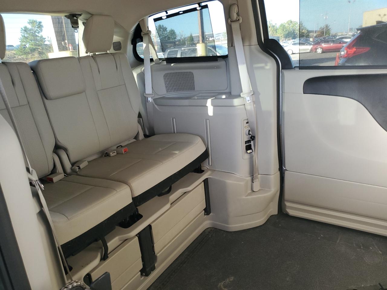 2016 Chrysler Town & Country Touring L VIN: 2C4RC1CG8GR271398 Lot: 78403084