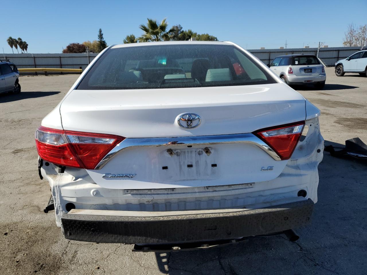 2015 Toyota Camry Le VIN: 4T1BF1FK3FU111645 Lot: 81095394