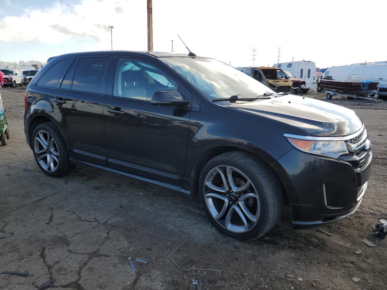 VIN 2FMDK4AK8DBB82436 2013 FORD EDGE no.4