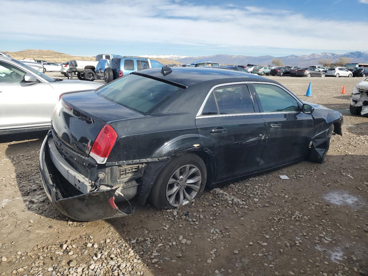 VIN 2C3CCAAG7FH810448 2015 CHRYSLER 300 no.3