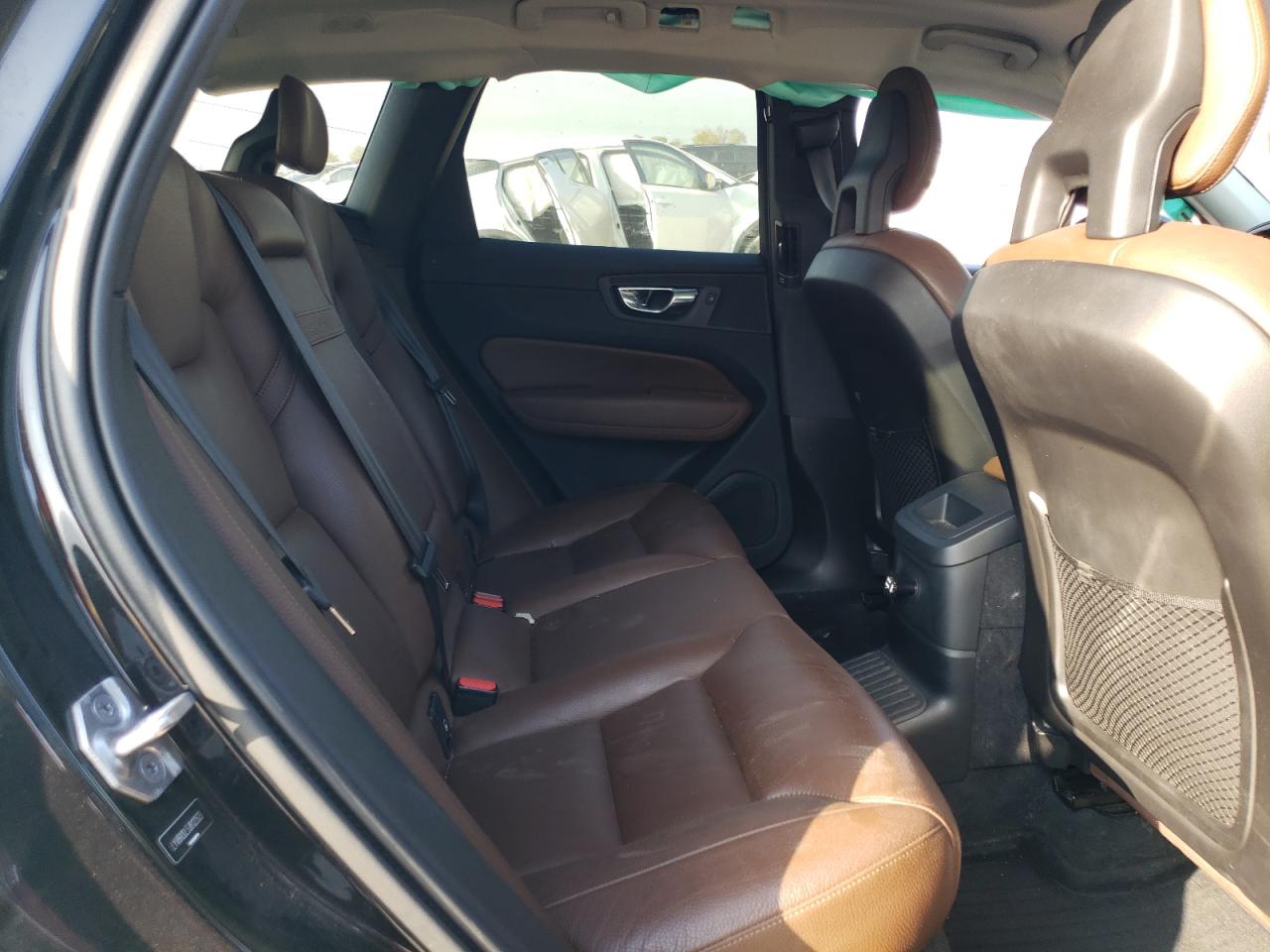 2018 Volvo XC60 - Image 12