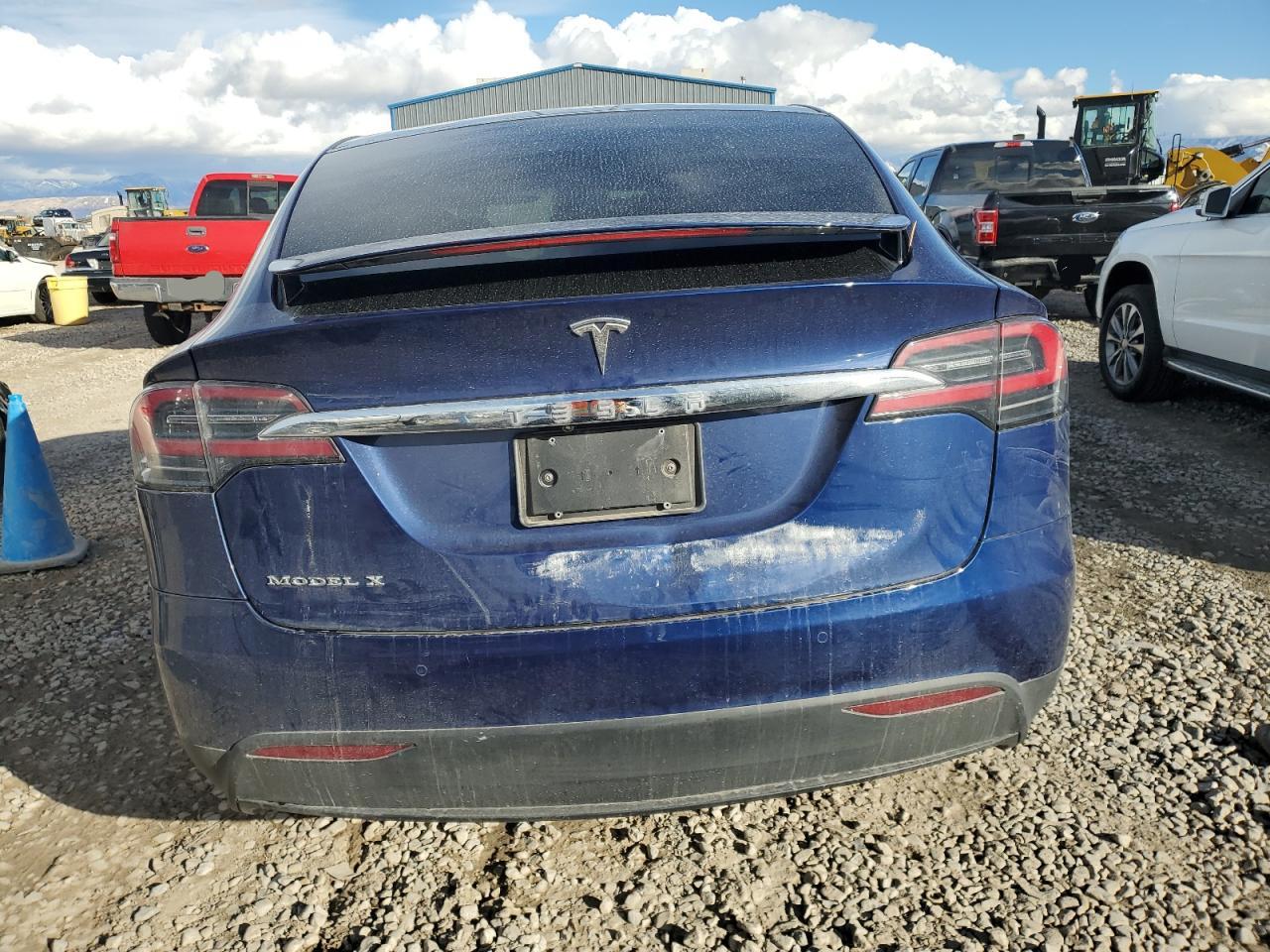 2018 Tesla Model X VIN: 5YJXCAE29JF140945 Lot: 80885854