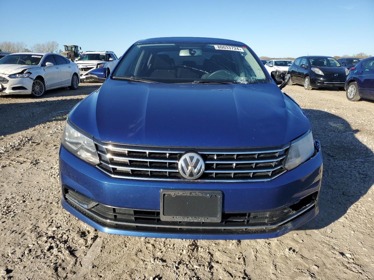 2017 Volkswagen Passat - Image 5