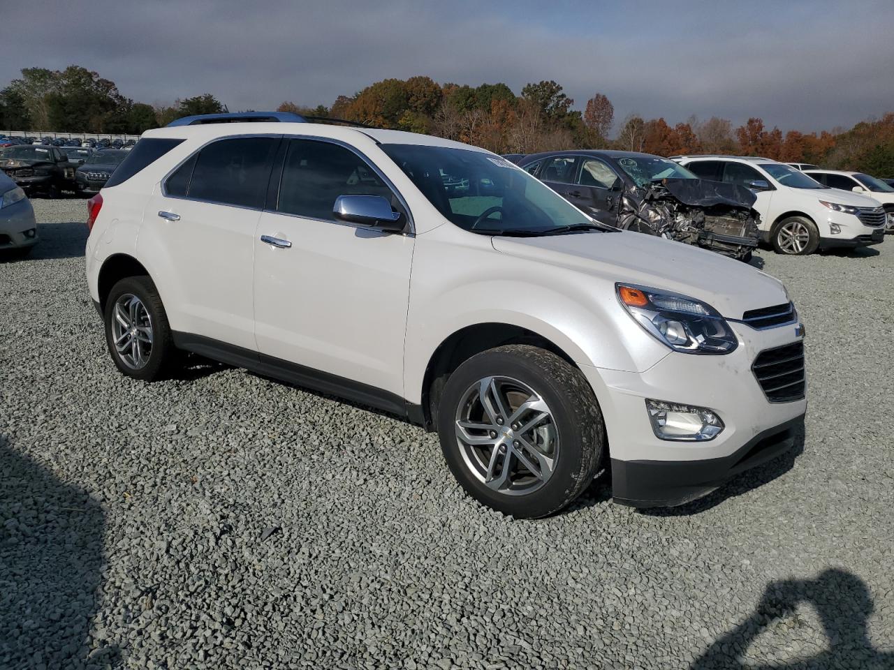 2017 Chevrolet Equinox - Image 4