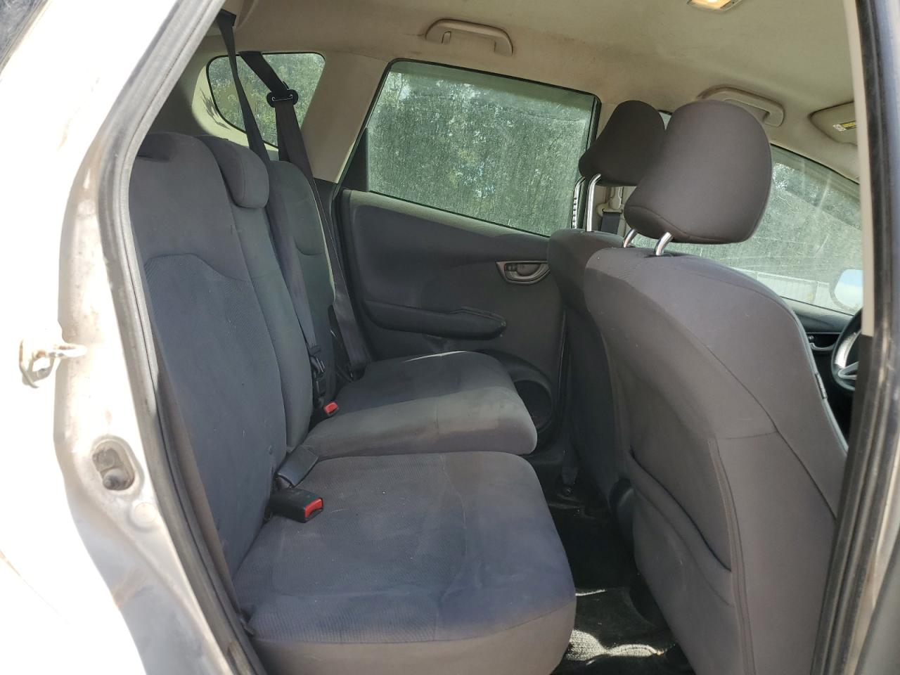 2013 Honda Fit - Image 10