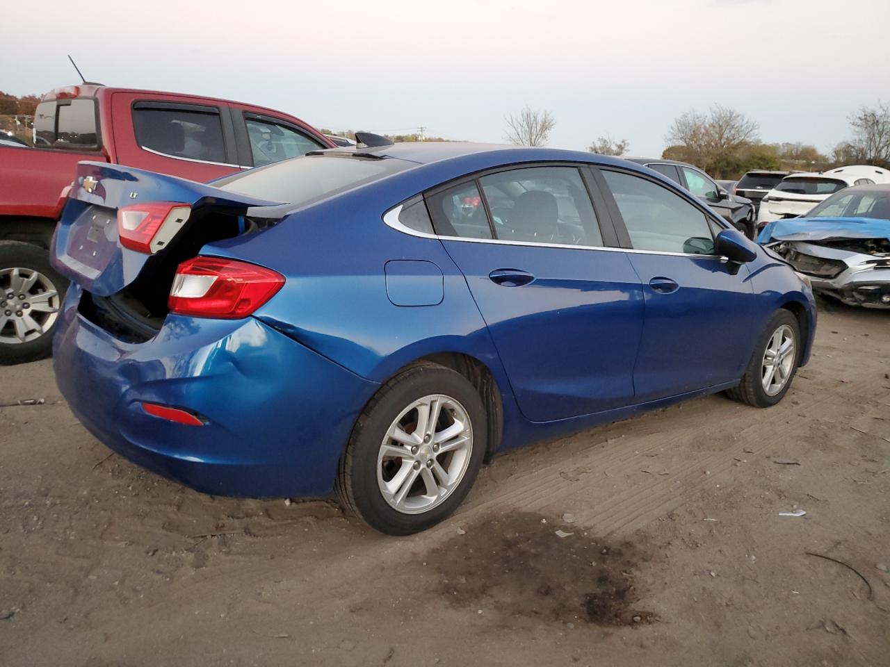 2017 Chevrolet Cruze - Image 3