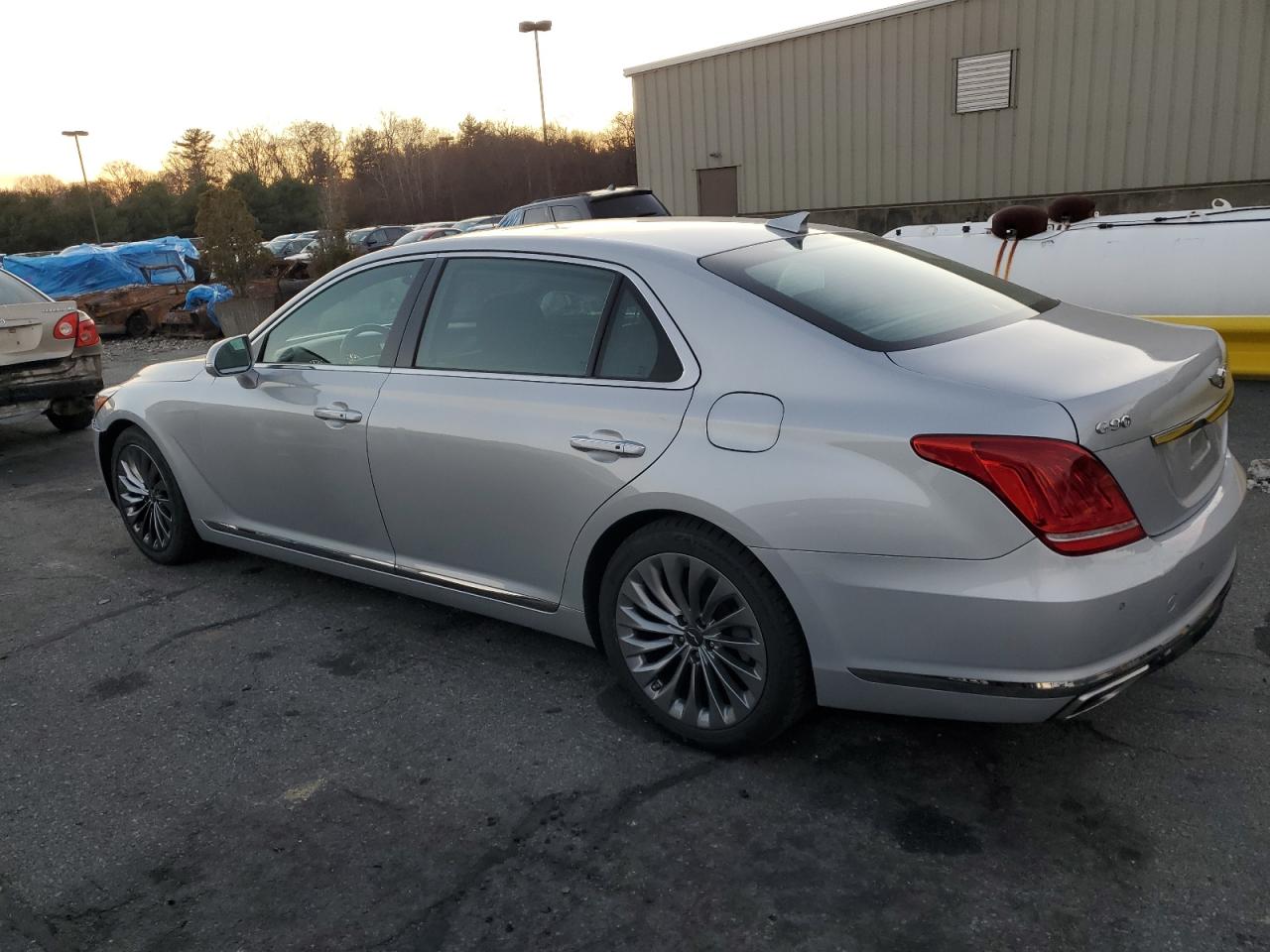 VIN KMTF34JA1KU064271 2019 GENESIS G90 no.2