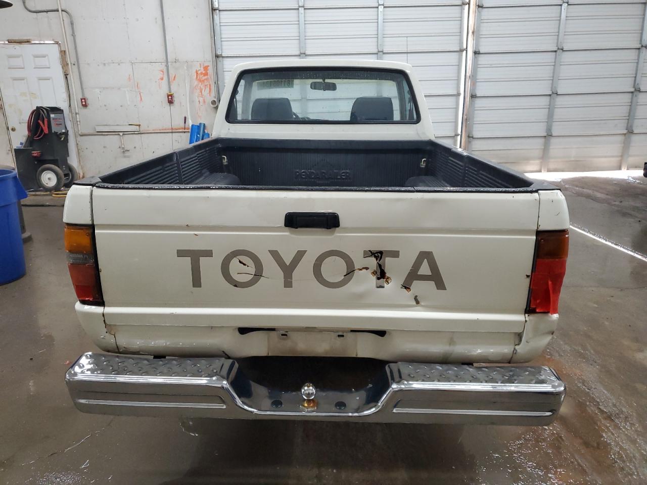 1988 Toyota Pickup - Image 6