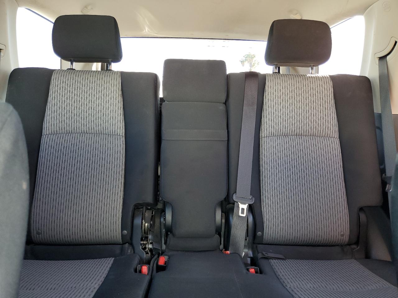 2015 Toyota 4Runner - Image 10