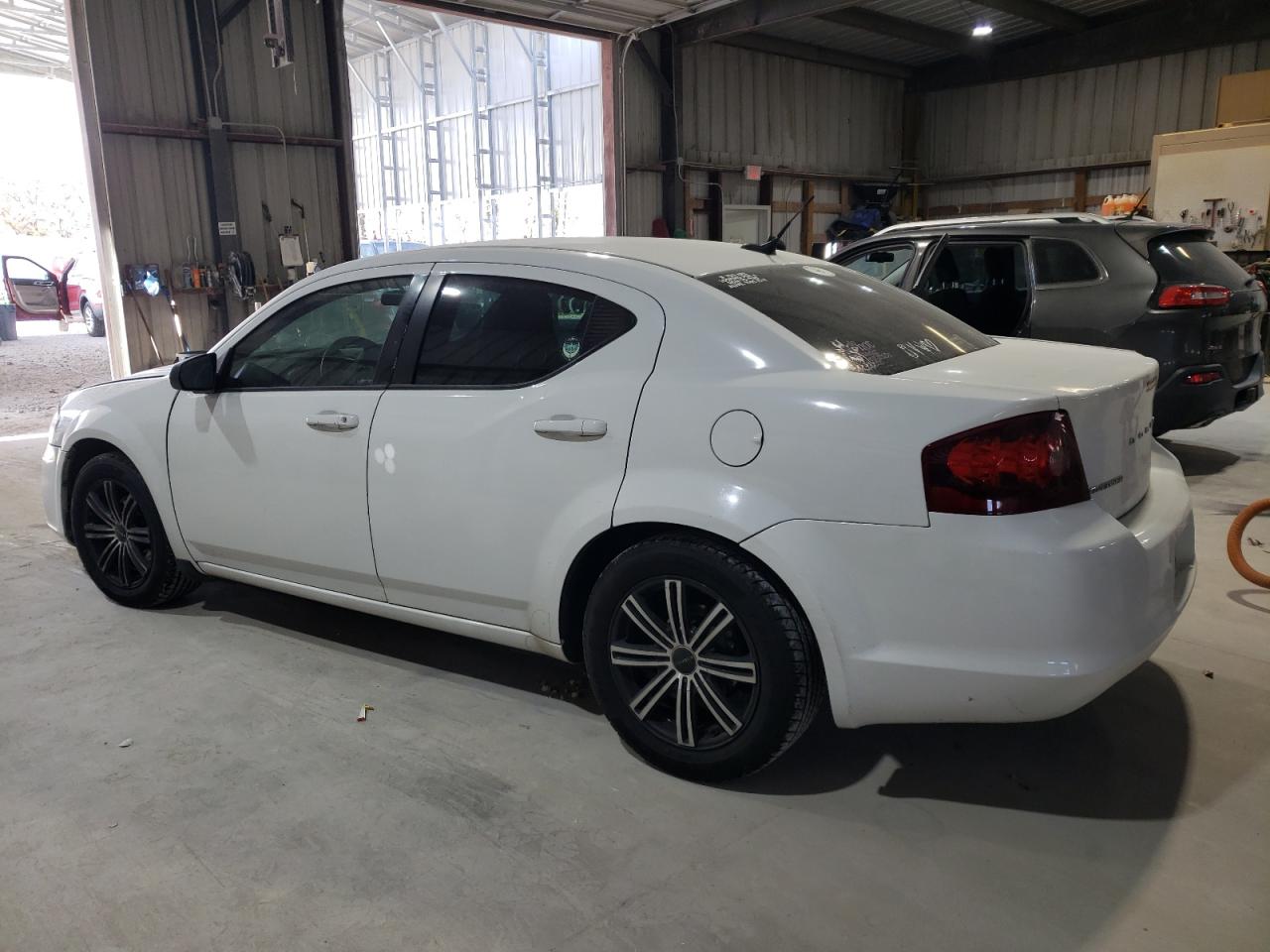 2014 Dodge Avenger - Image 2