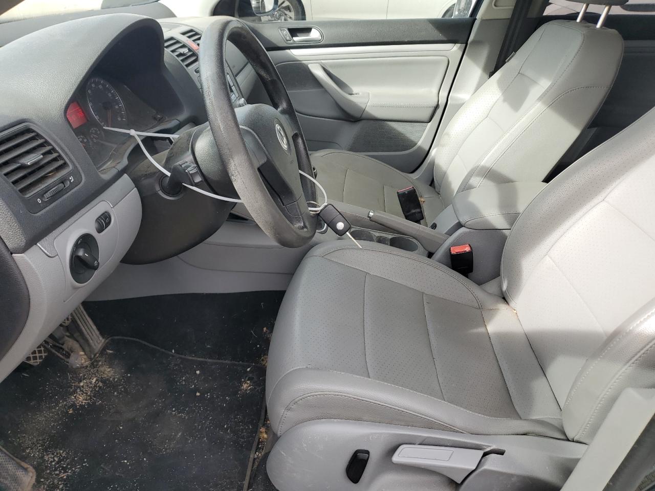 2007 Volkswagen Jetta 2.5 Option Package 1 VIN: 3VWSF71K87M103977 Lot: 81782094