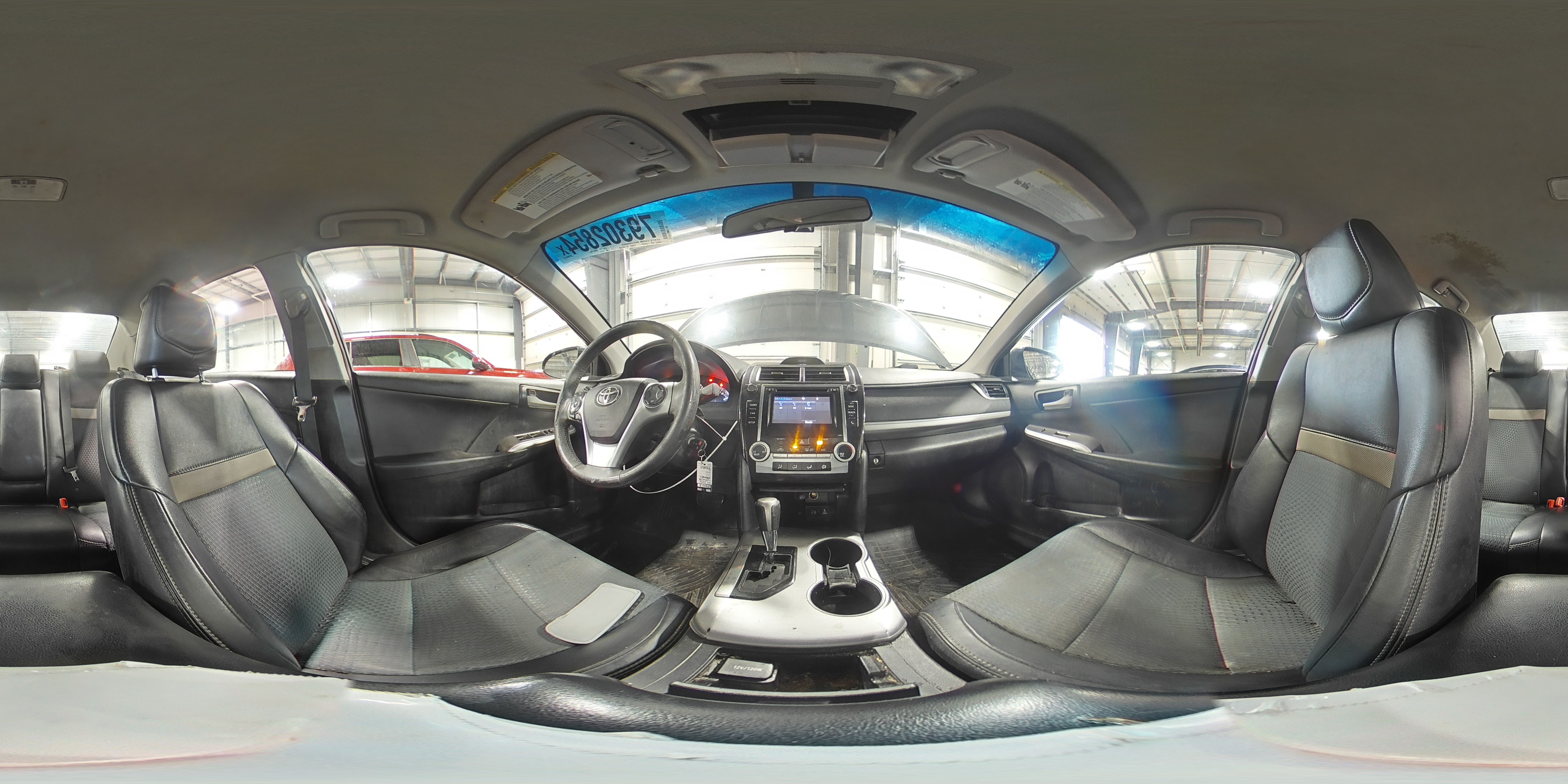 2014 Toyota Camry - Image 15