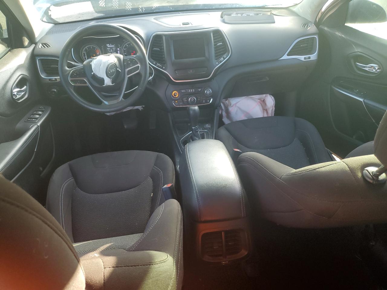 2019 Jeep Grand Cherokee - Image 8