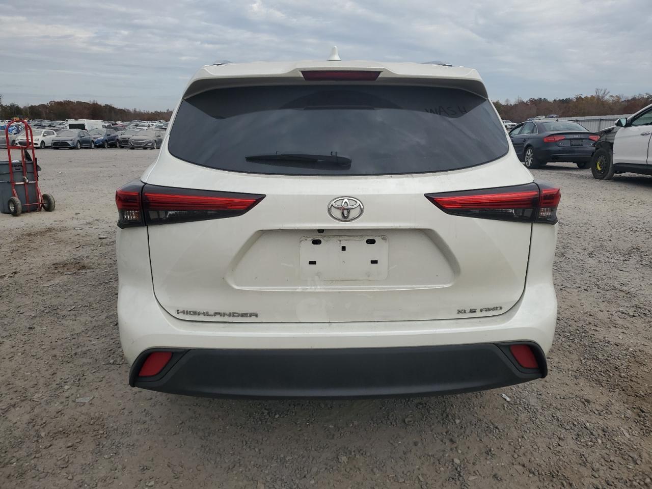 2021 Toyota Highlander - Image 6