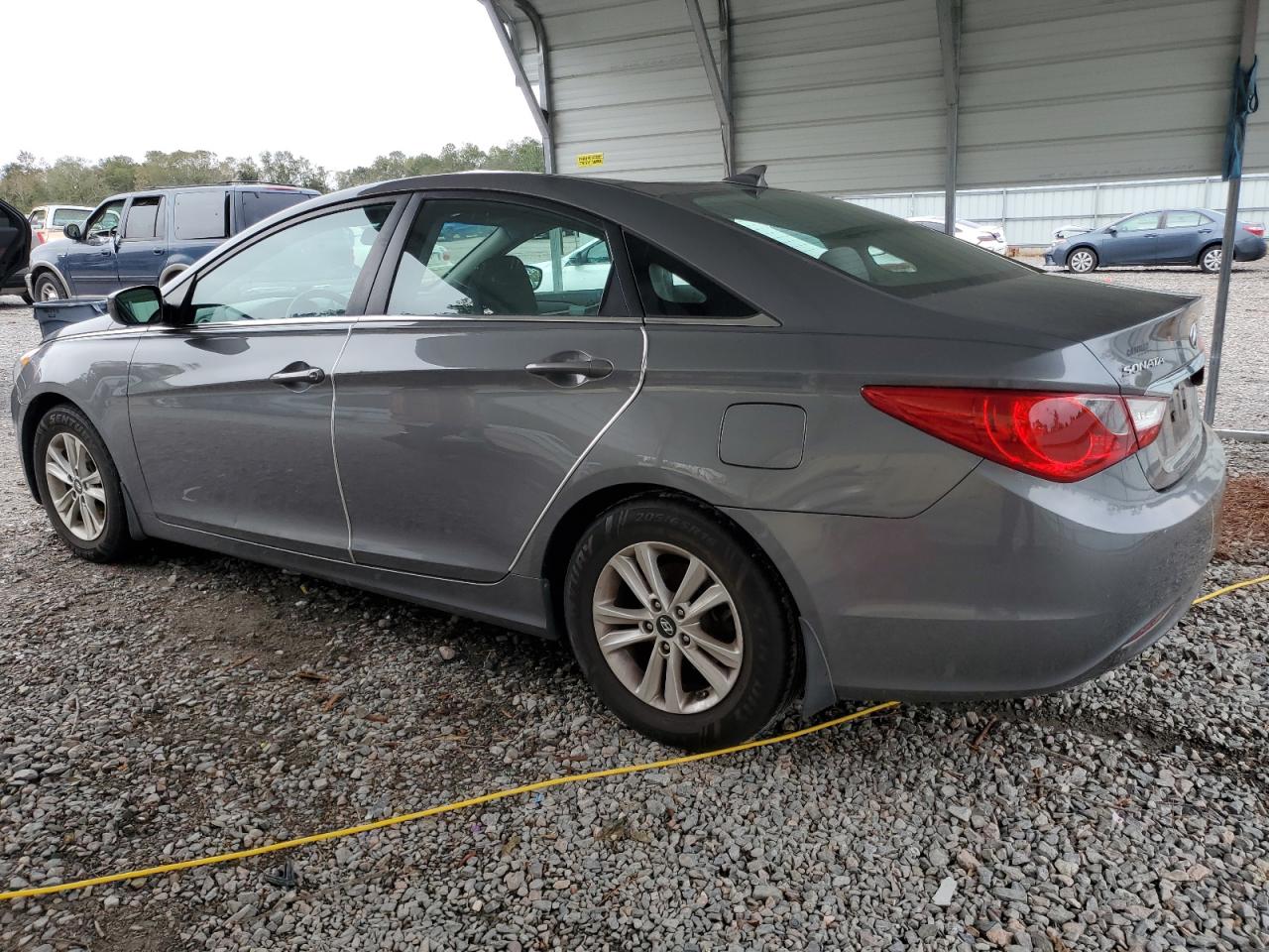 2013 Hyundai Sonata - Image 2