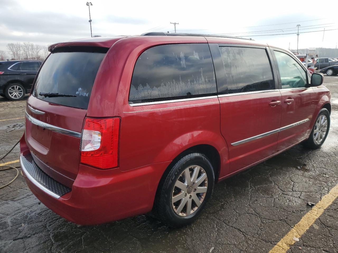 2014 Chrysler Town & Country - Image 3