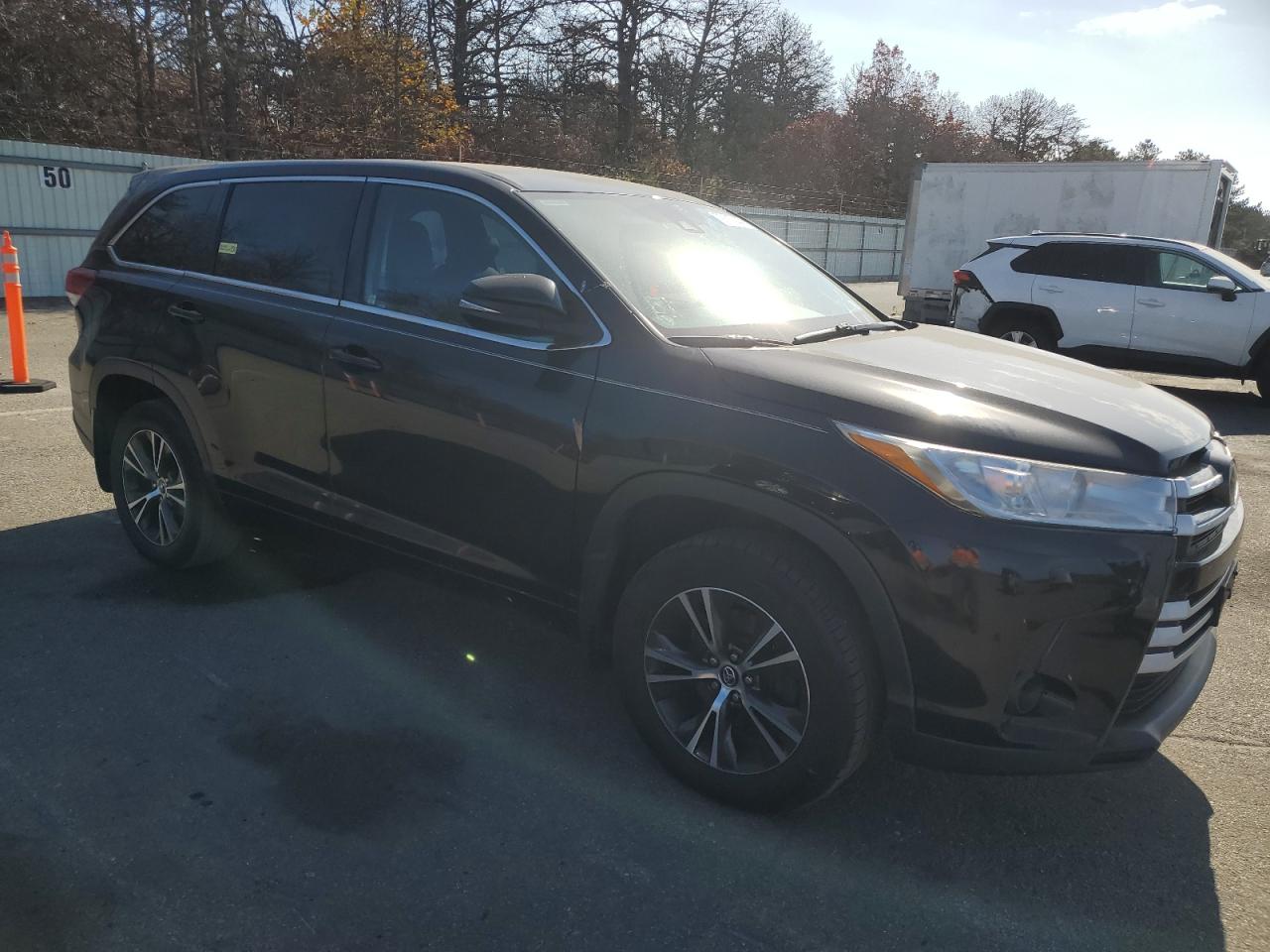 2017 Toyota Highlander - Image 4