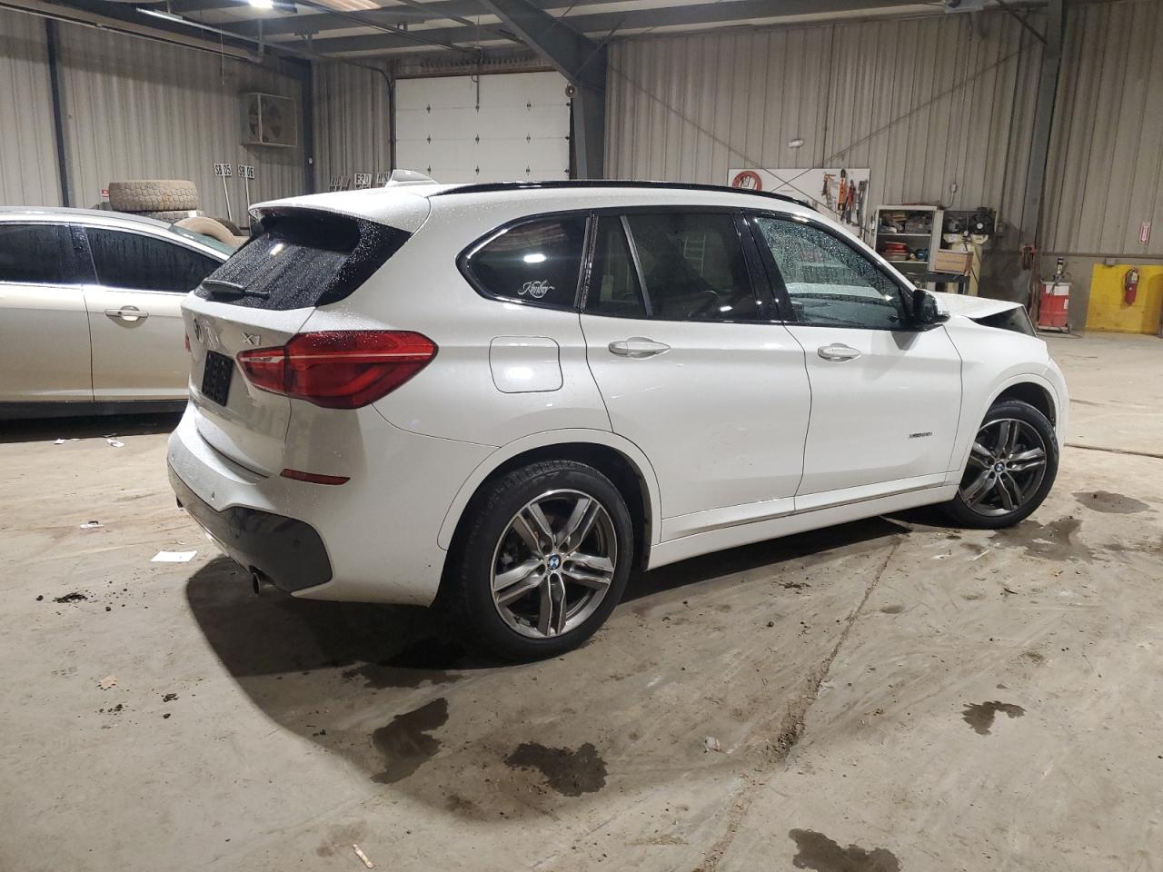 2017 BMW X1 - Image 3