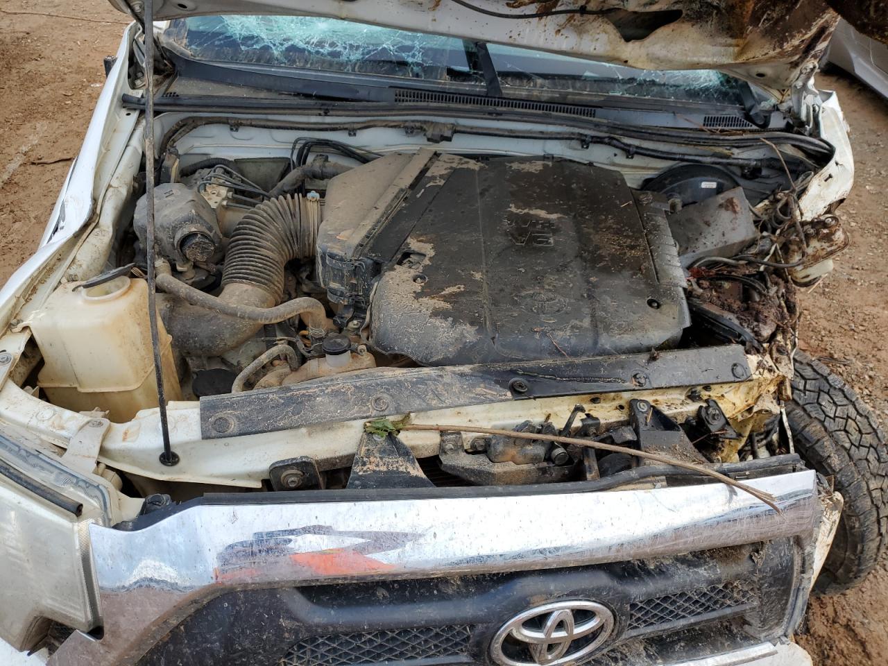 2015 Toyota Tacoma - Image 11