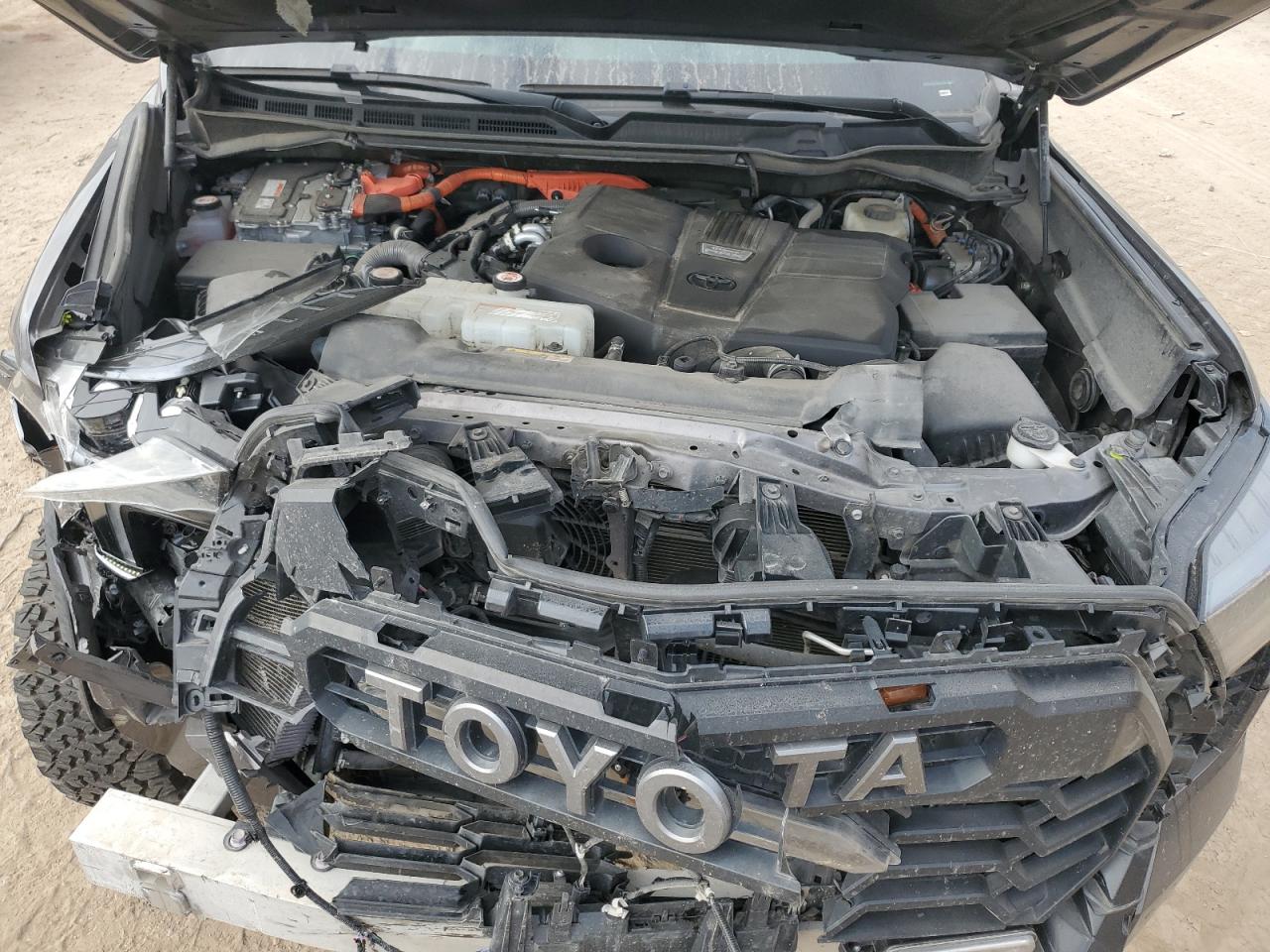 2023 Toyota Tundra - Image 12