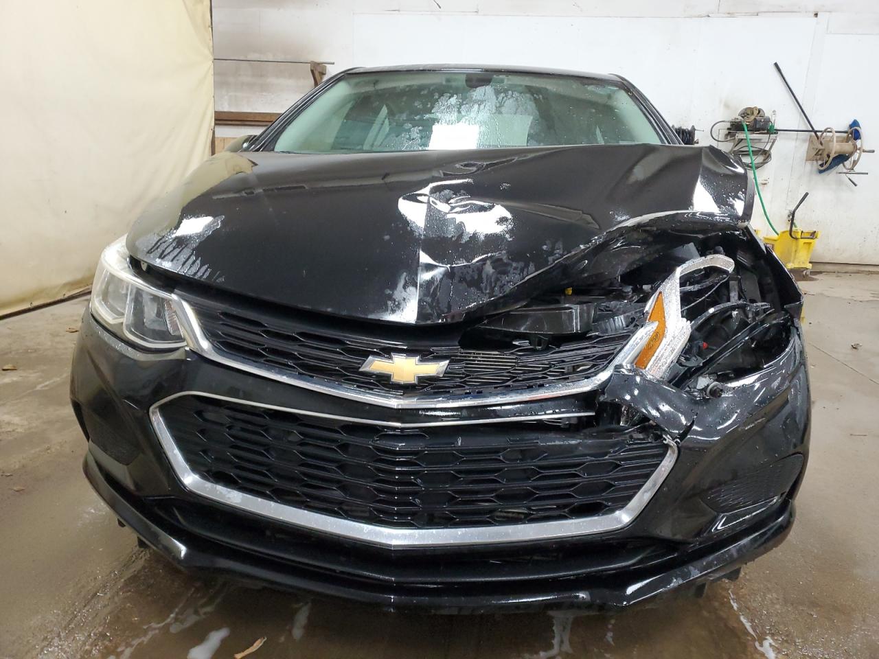 2018 Chevrolet Cruze - Image 5