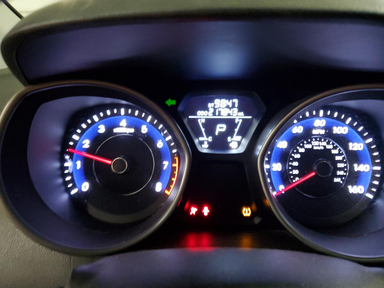 2013 Hyundai Elantra - Image 9