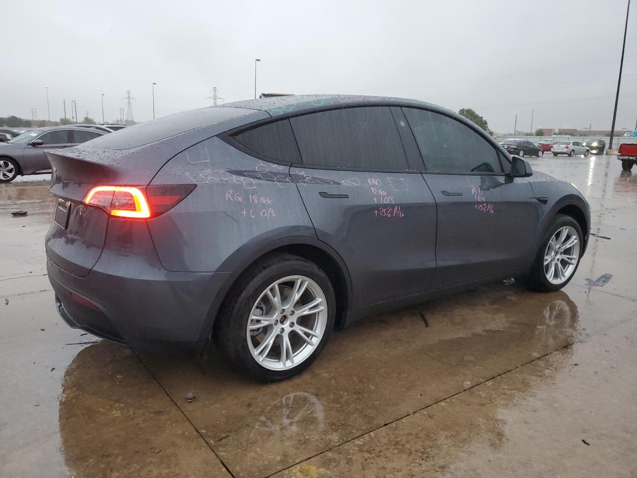 VIN 7SAYGDED7PF960240 2023 TESLA MODEL Y no.3