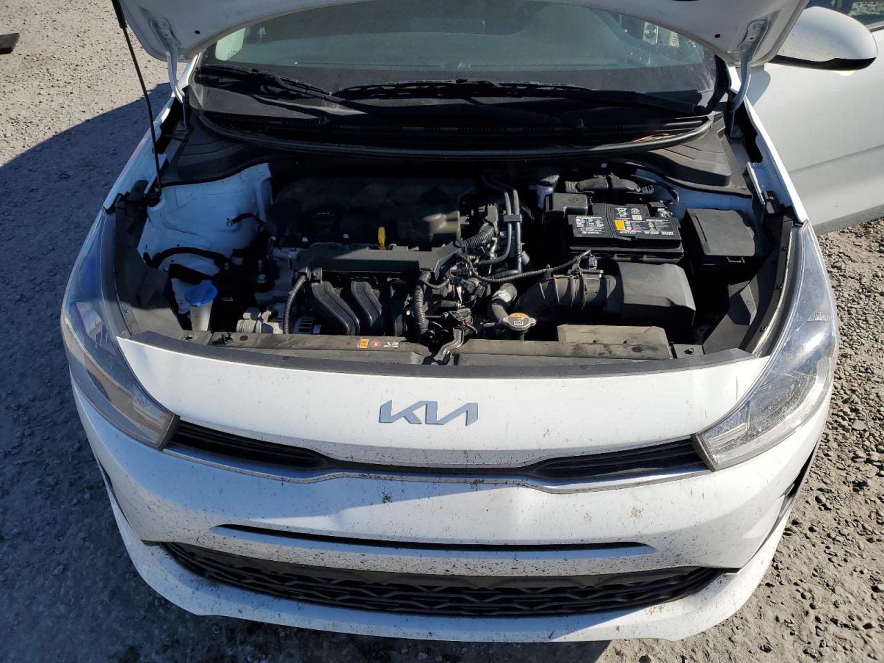 2022 Kia Rio - Image 11