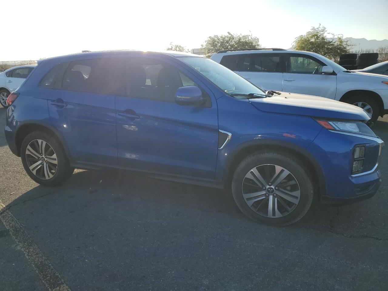 2020 Mitsubishi Outlander - Image 4