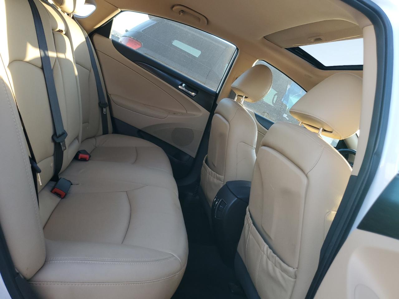 2011 Hyundai Sonata - Image 10