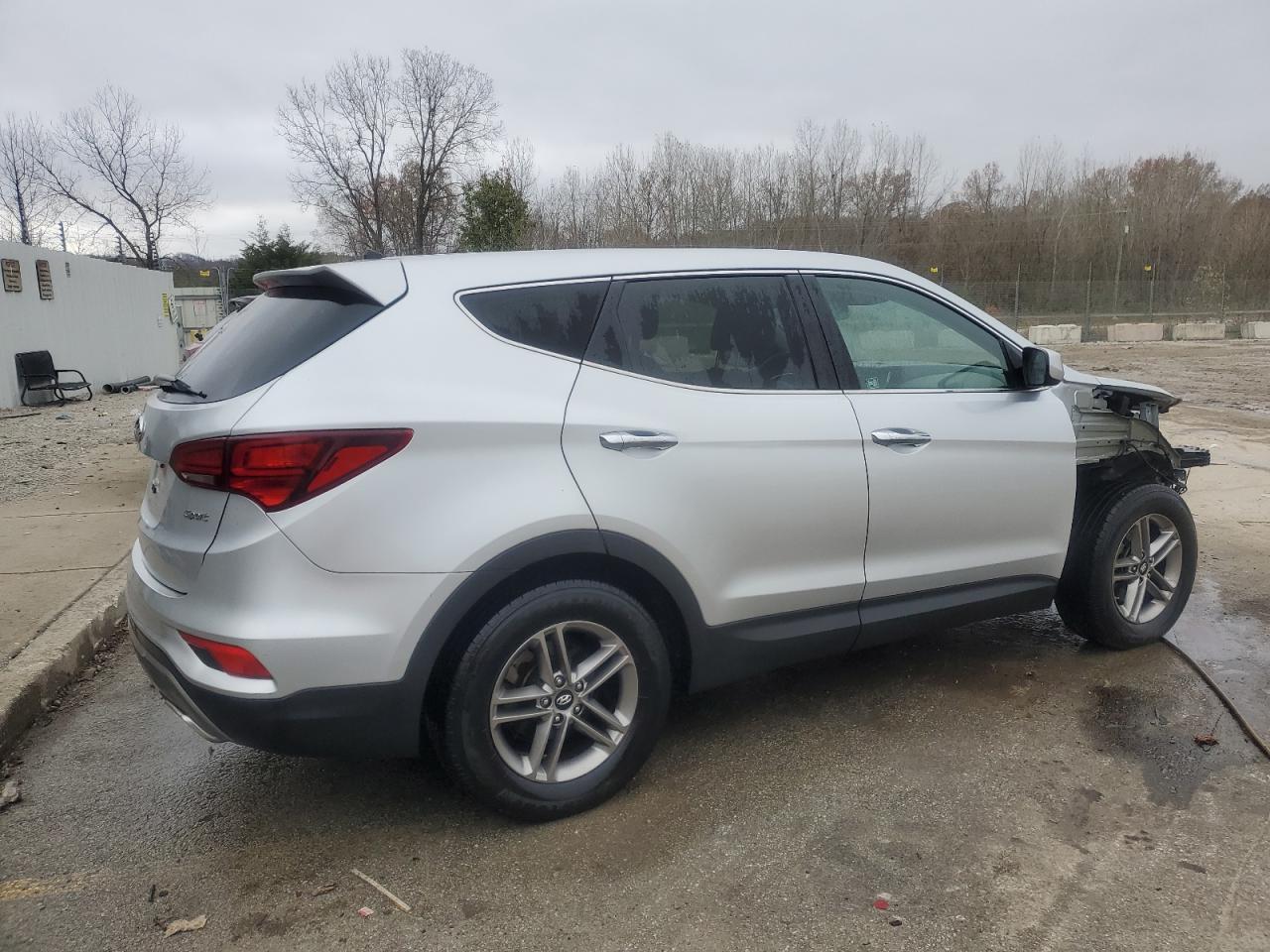 2018 Hyundai Santa Fe - Image 3