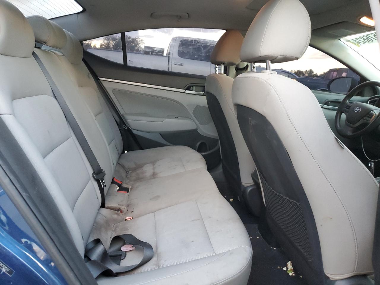 2018 Hyundai Elantra - Image 10