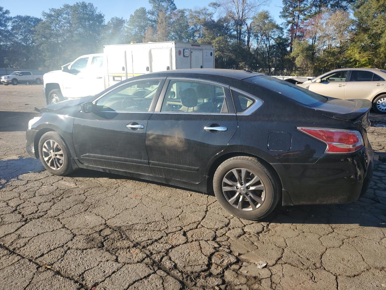 2015 Nissan Altima - Image 2