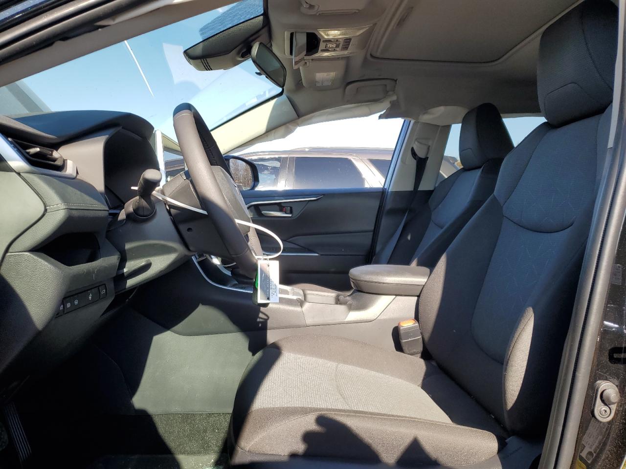 2024 Toyota RAV 4 - Image 7