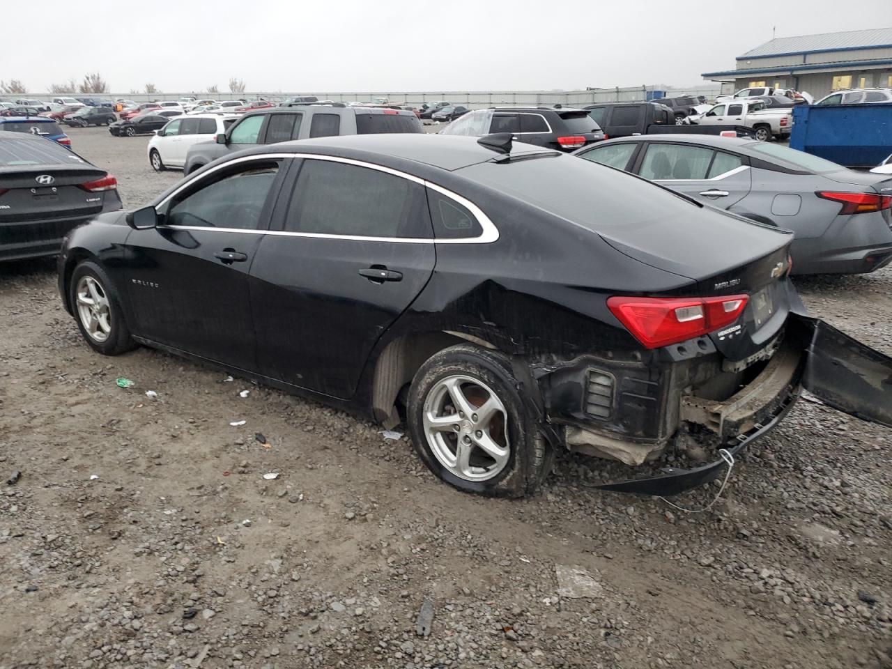 2018 Chevrolet Malibu - Image 2