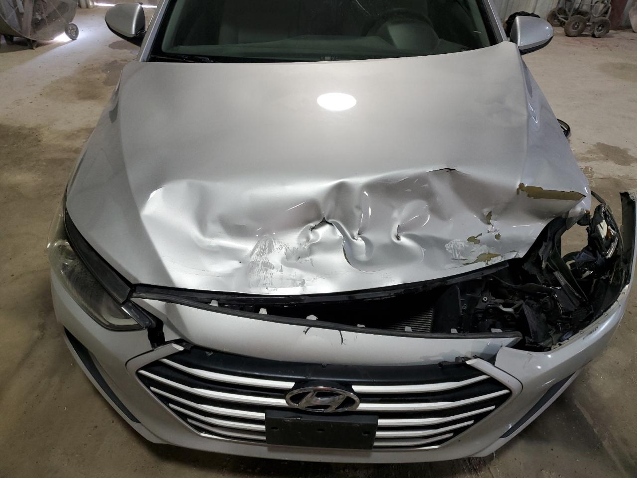 2017 Hyundai Elantra - Image 11